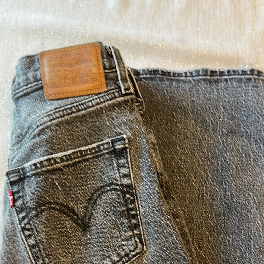 Levi's Premium Gray Ribcage Straight Ankle Jeans